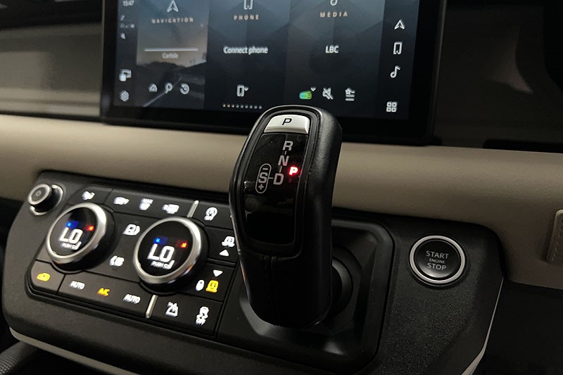 2021 (71) LAND ROVER DEFENDER 3.0 D250 X-Dynamic S 90 3dr Auto 5150849