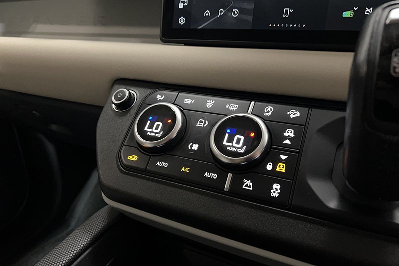 2021 (71) LAND ROVER DEFENDER 3.0 D250 X-Dynamic S 90 3dr Auto 5150848