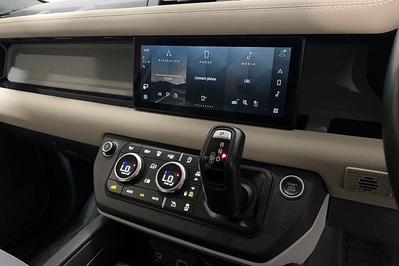 2021 (71) LAND ROVER DEFENDER 3.0 D250 X-Dynamic S 90 3dr Auto 5150847