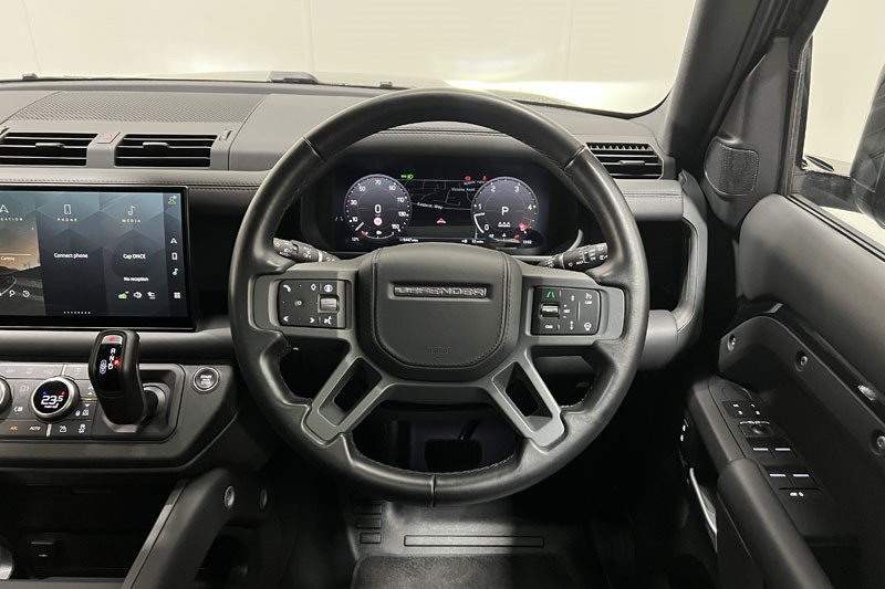 2025 (25) LAND ROVER DEFENDER 3.0 D350 X-Dynamic HSE 110 5dr Auto 5163143