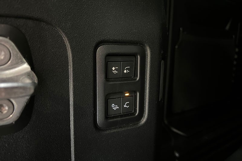 2025 (25) LAND ROVER DEFENDER 3.0 D350 X-Dynamic HSE 110 5dr Auto 5163175