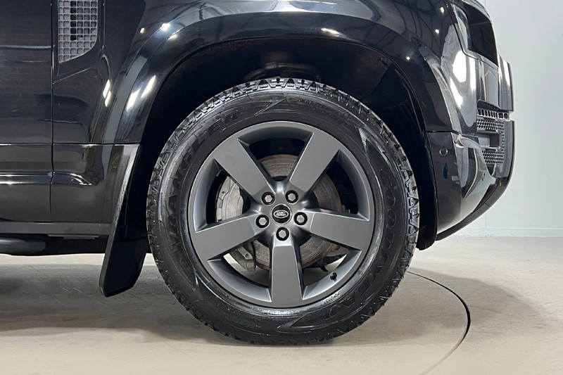 2025 (25) LAND ROVER DEFENDER 3.0 D350 X-Dynamic HSE 110 5dr Auto 5163140