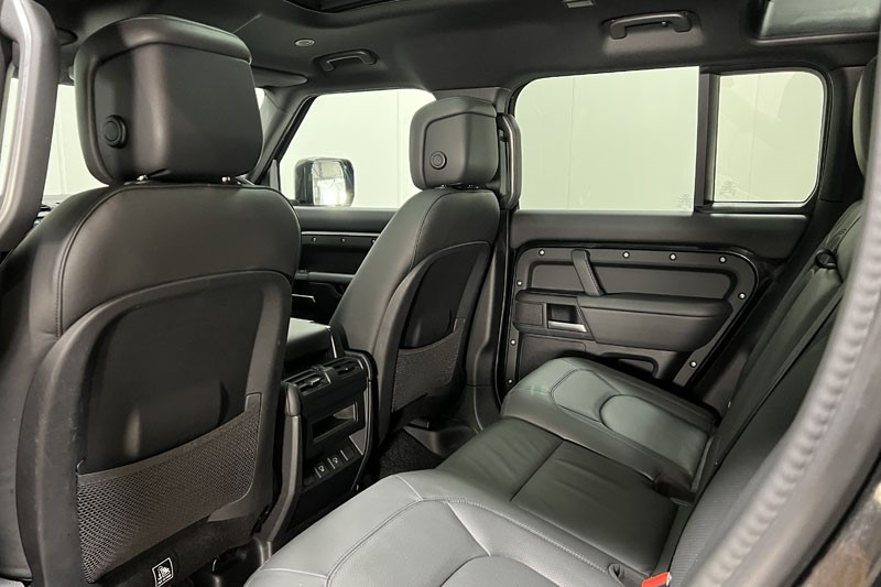 2025 (25) LAND ROVER DEFENDER 3.0 D350 X-Dynamic HSE 110 5dr Auto 5163170