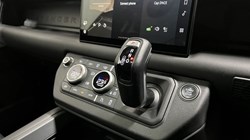 2025 (25) LAND ROVER DEFENDER 3.0 D350 X-Dynamic HSE 110 5dr Auto 5163156