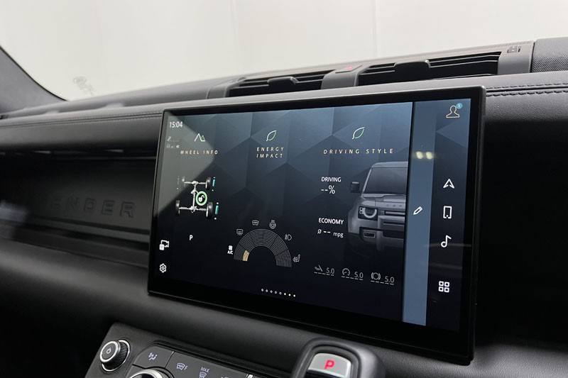 2025 (25) LAND ROVER DEFENDER 3.0 D350 X-Dynamic HSE 110 5dr Auto 5163163