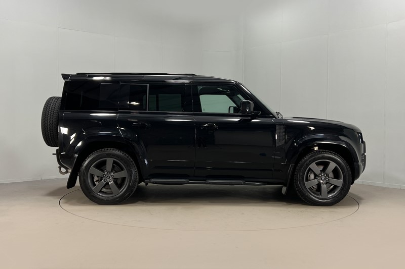 2025 (25) LAND ROVER DEFENDER 3.0 D350 X-Dynamic HSE 110 5dr Auto 5163137