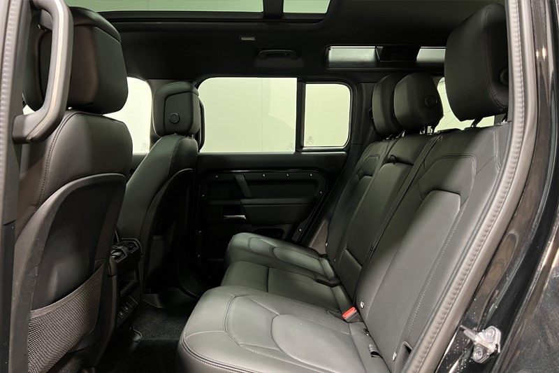 2025 (25) LAND ROVER DEFENDER 3.0 D350 X-Dynamic HSE 110 5dr Auto 5163136