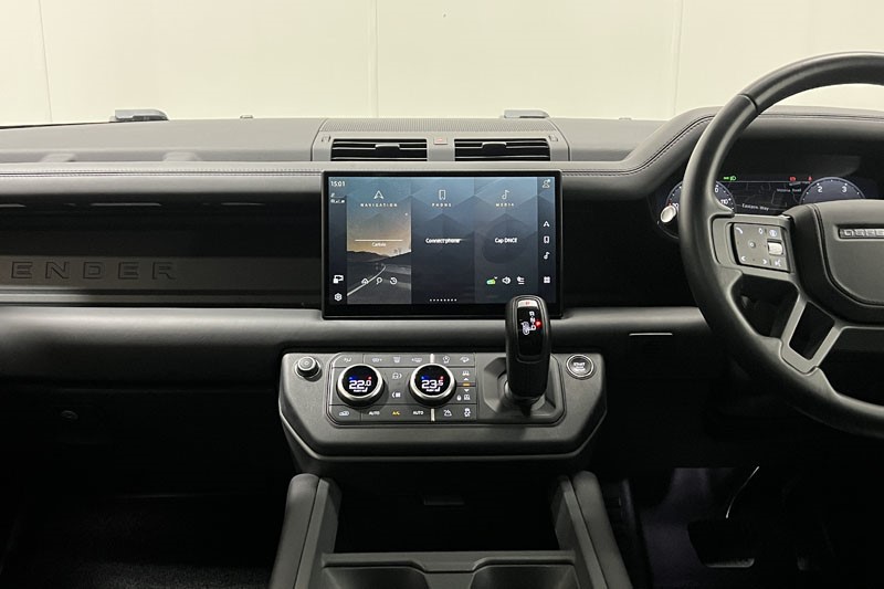 2025 (25) LAND ROVER DEFENDER 3.0 D350 X-Dynamic HSE 110 5dr Auto 5163142