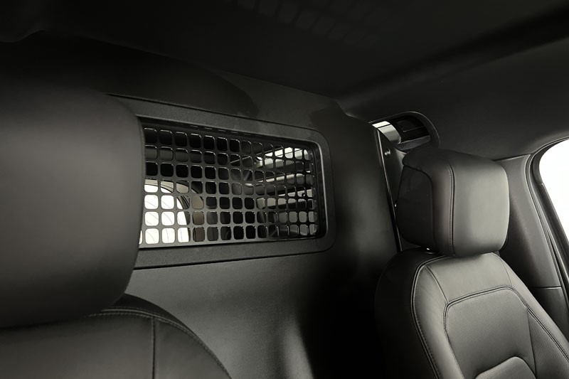 2024 (74) LAND ROVER COMMERCIAL DEFENDER 3.0 D350 Hard Top X-Dynamic HSE Auto [3 Seat] 5123311