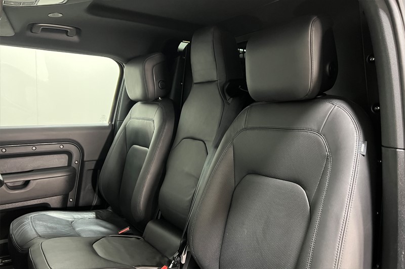 2024 (74) LAND ROVER COMMERCIAL DEFENDER 3.0 D350 Hard Top X-Dynamic HSE Auto [3 Seat] 5123301