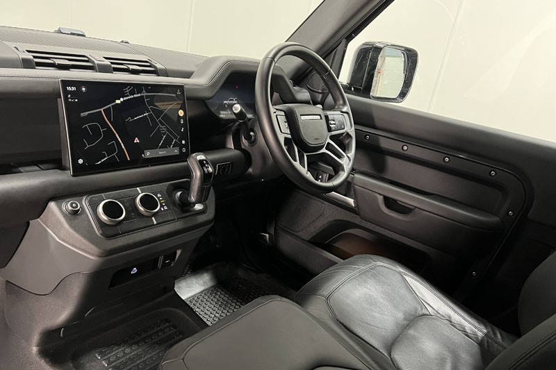 2024 (74) LAND ROVER COMMERCIAL DEFENDER 3.0 D350 Hard Top X-Dynamic HSE Auto [3 Seat] 5123335