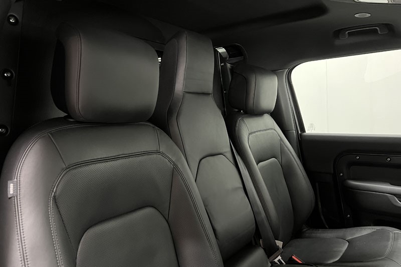 2024 (74) LAND ROVER COMMERCIAL DEFENDER 3.0 D350 Hard Top X-Dynamic HSE Auto [3 Seat] 5123307