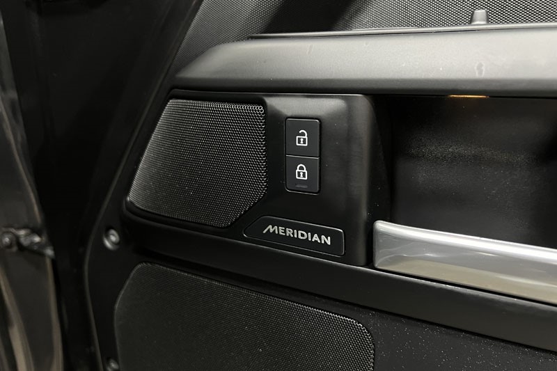 2024 (74) LAND ROVER COMMERCIAL DEFENDER 3.0 D350 Hard Top X-Dynamic HSE Auto [3 Seat] 5123314