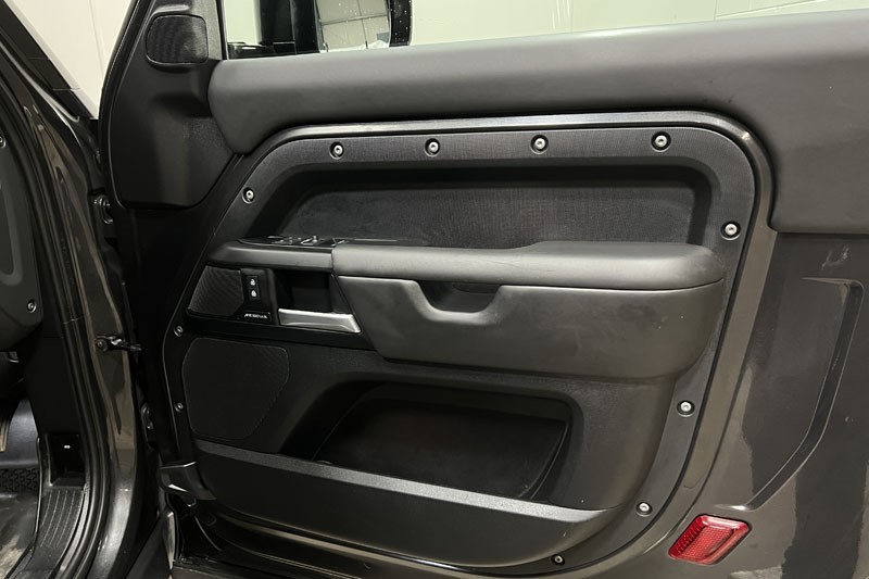 2024 (74) LAND ROVER COMMERCIAL DEFENDER 3.0 D350 Hard Top X-Dynamic HSE Auto [3 Seat] 5123313