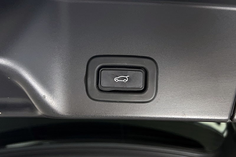 2020 (70) LAND ROVER RANGE ROVER EVOQUE 2.0 P200 R-Dynamic SE 5dr Auto 5119003