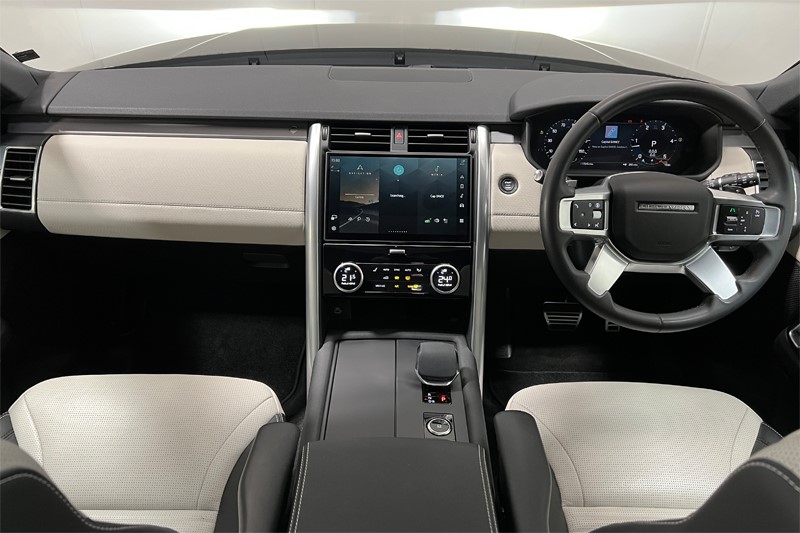 2024 (24) LAND ROVER DISCOVERY 3.0 D300 Dynamic SE 5dr Auto 5187819