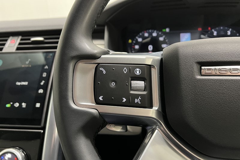 2024 (24) LAND ROVER DISCOVERY 3.0 D300 Dynamic SE 5dr Auto 5187832