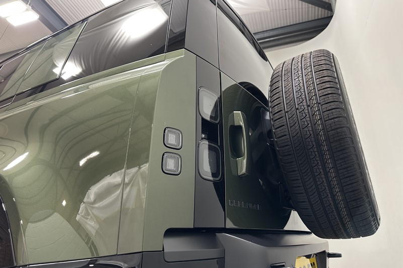 2026 (26) LAND ROVER DEFENDER 3.0 D250 X-Dynamic HSE 110 5dr Auto 5818609