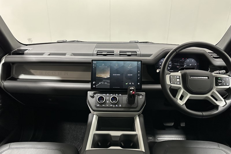 2026 (26) LAND ROVER DEFENDER 3.0 D250 X-Dynamic HSE 110 5dr Auto 5818573