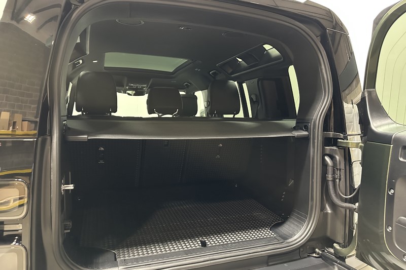 2026 (26) LAND ROVER DEFENDER 3.0 D250 X-Dynamic HSE 110 5dr Auto 5818608