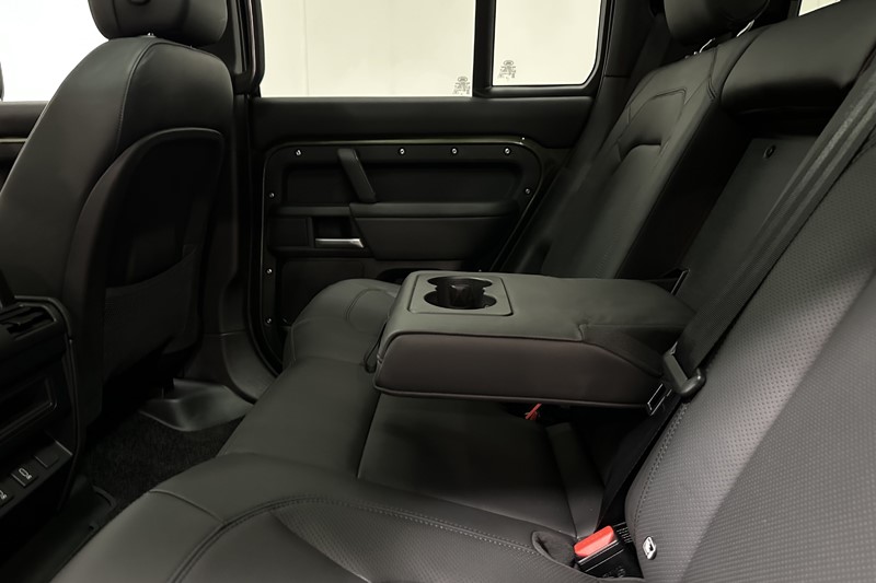 2026 (26) LAND ROVER DEFENDER 3.0 D250 X-Dynamic HSE 110 5dr Auto 5818605