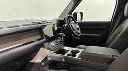 2026 (26) LAND ROVER DEFENDER 3.0 D250 X-Dynamic HSE 110 5dr Auto 5818600
