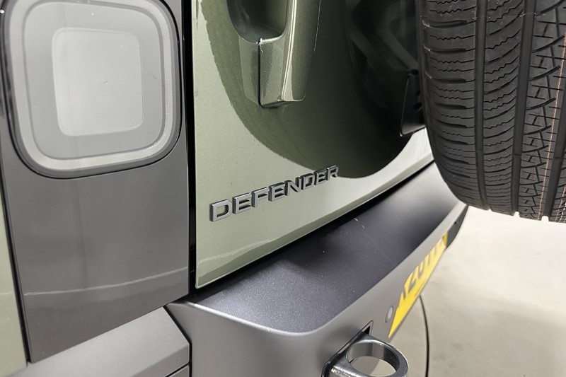 2026 (26) LAND ROVER DEFENDER 3.0 D250 X-Dynamic HSE 110 5dr Auto 5818610