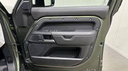 2026 (26) LAND ROVER DEFENDER 3.0 D250 X-Dynamic HSE 110 5dr Auto 5818576