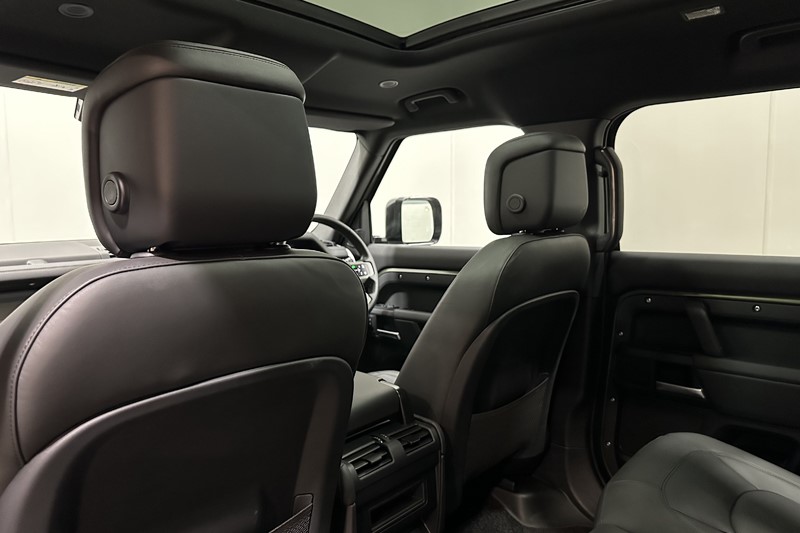 2026 (26) LAND ROVER DEFENDER 3.0 D250 X-Dynamic HSE 110 5dr Auto 5818602