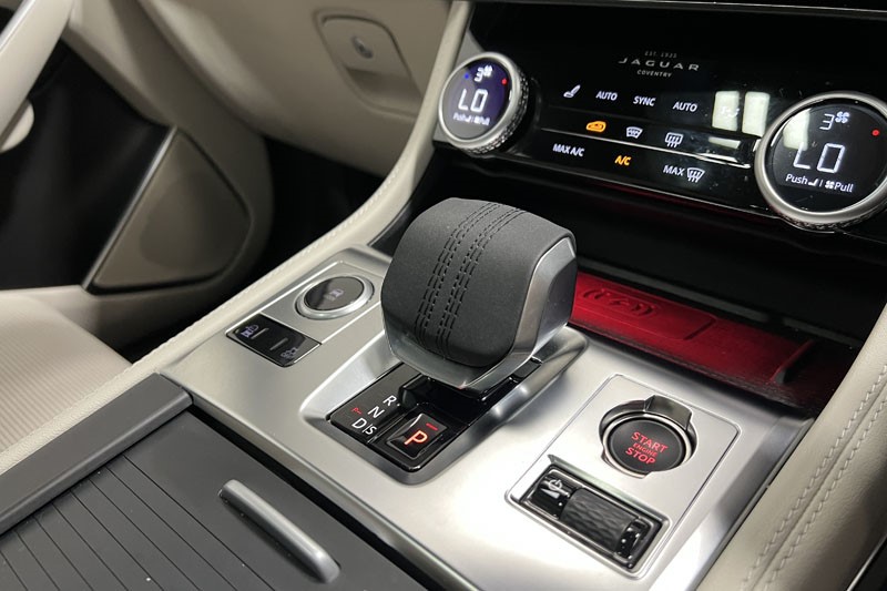 2024 (24) JAGUAR F-PACE 2.0 D200 R-Dynamic HSE Black 90th Anniv 5dr Auto 5194601