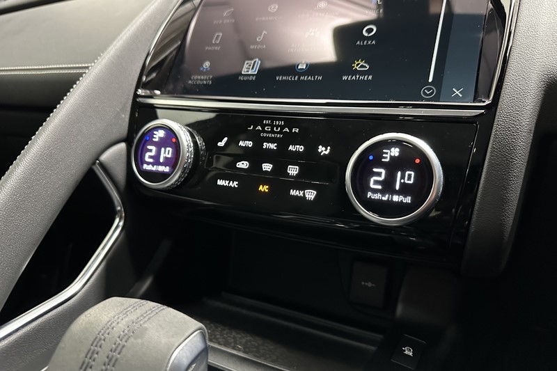 2022 (22) JAGUAR E-PACE 2.0 D200 R-Dynamic Black 5dr Auto 5131115