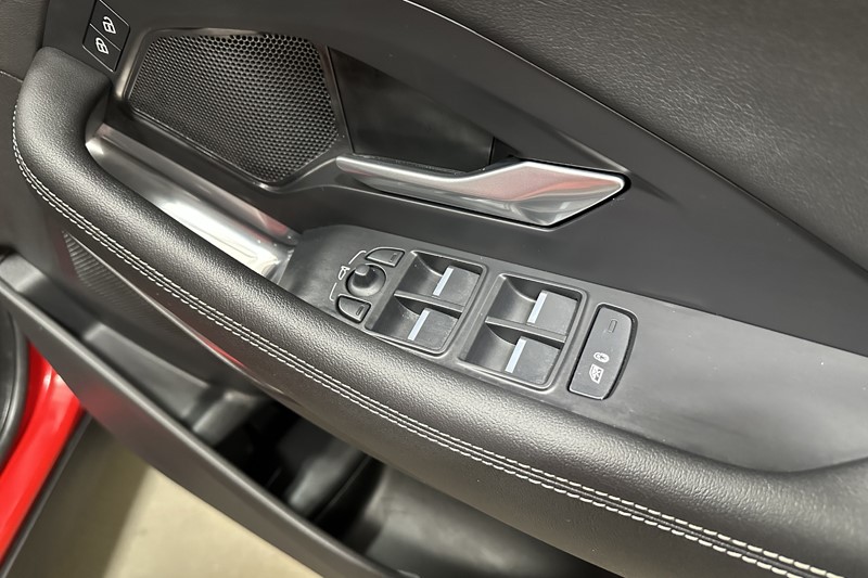 2022 (22) JAGUAR E-PACE 2.0 D200 R-Dynamic Black 5dr Auto 5131097