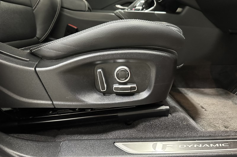 2022 (22) JAGUAR E-PACE 2.0 D200 R-Dynamic Black 5dr Auto 5131100