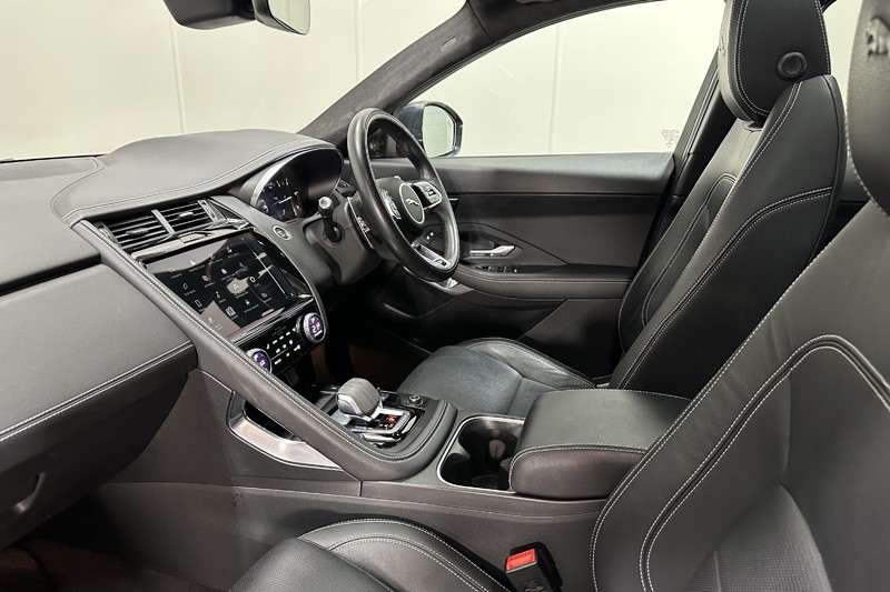 2022 (22) JAGUAR E-PACE 2.0 D200 R-Dynamic Black 5dr Auto 5131117