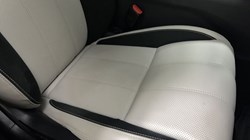 2023 (23) LAND ROVER RANGE ROVER VELAR 3.0 D300 MHEV R-Dynamic SE 5dr Auto 5137403