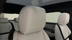 2023 (23) LAND ROVER RANGE ROVER VELAR 3.0 D300 MHEV R-Dynamic SE 5dr Auto 5137405