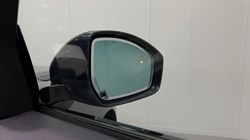 2023 (23) LAND ROVER RANGE ROVER VELAR 3.0 D300 MHEV R-Dynamic SE 5dr Auto 5137401