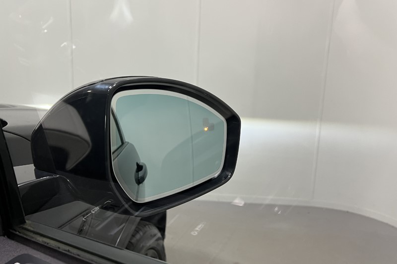 2021 (21) LAND ROVER DISCOVERY SPORT 2.0 P290 Black 5dr Auto [5 Seat] 5142735