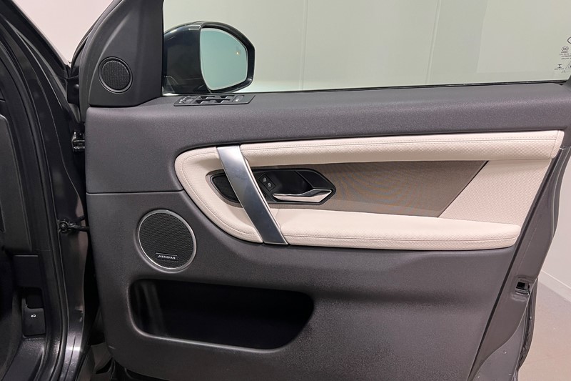 2021 (21) LAND ROVER DISCOVERY SPORT 2.0 P290 Black 5dr Auto [5 Seat] 5142733