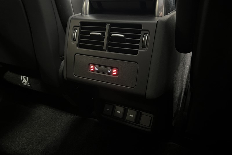 2023 (23) LAND ROVER DISCOVERY 3.0 D300 R-Dynamic HSE 5dr Auto 5141830