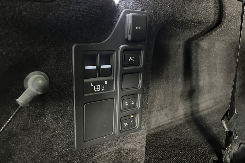 2023 (23) LAND ROVER DISCOVERY 3.0 D300 R-Dynamic HSE 5dr Auto 5141864