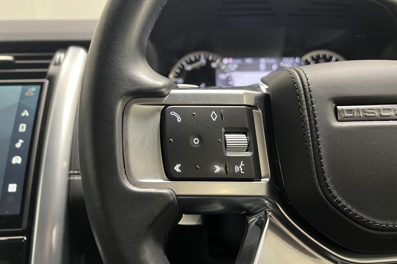 2023 (23) LAND ROVER DISCOVERY 3.0 D300 R-Dynamic HSE 5dr Auto 5141839