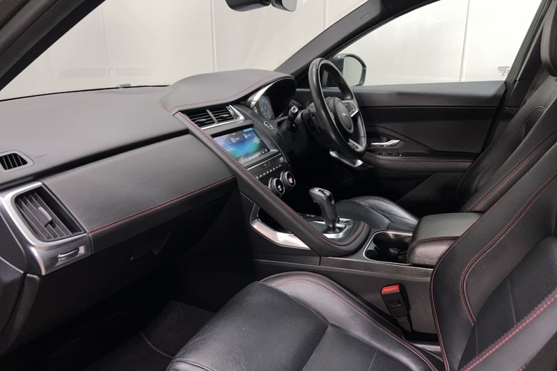 2020 (20) JAGUAR E-PACE 2.0d Chequered Flag Edition 5dr Auto 5145458