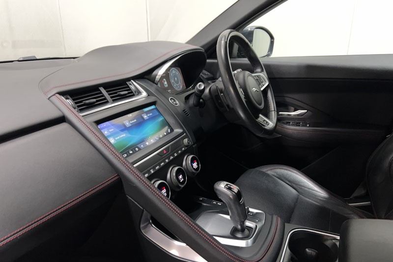 2020 (20) JAGUAR E-PACE 2.0d Chequered Flag Edition 5dr Auto 5145459