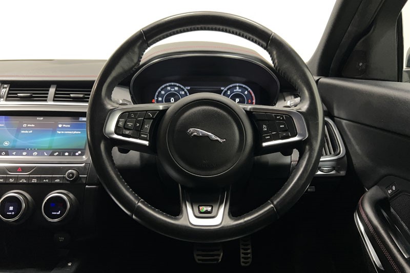 2020 (20) JAGUAR E-PACE 2.0d Chequered Flag Edition 5dr Auto 5145436