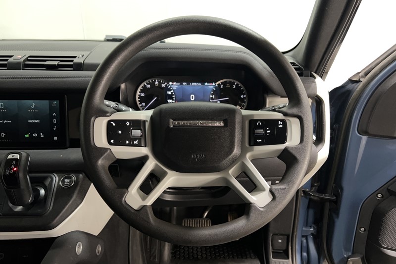 2023 (23) LAND ROVER COMMERCIAL DEFENDER 3.0 D250 Hard Top Auto 5134426