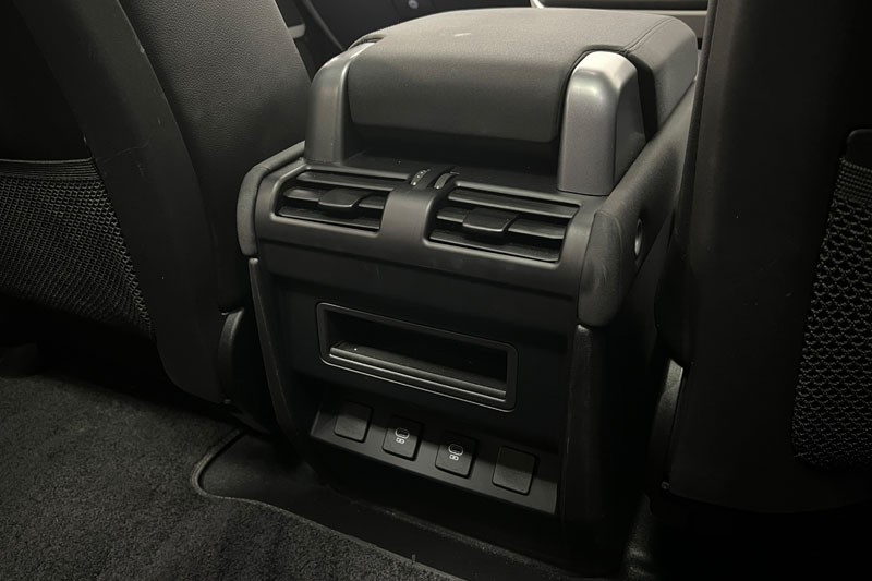 2022 (22) LAND ROVER DEFENDER 3.0 D250 X-Dynamic SE 90 3dr Auto 5178668