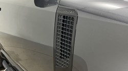 2022 (22) LAND ROVER DEFENDER 3.0 D250 X-Dynamic SE 90 3dr Auto 5178705