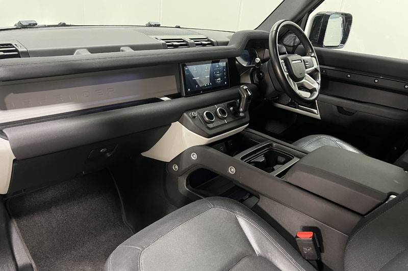 2022 (22) LAND ROVER DEFENDER 3.0 D250 X-Dynamic SE 90 3dr Auto 5178691