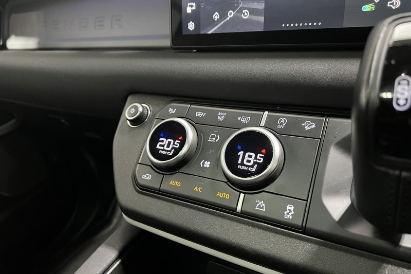 2022 (22) LAND ROVER DEFENDER 3.0 D250 X-Dynamic SE 90 3dr Auto 5178681